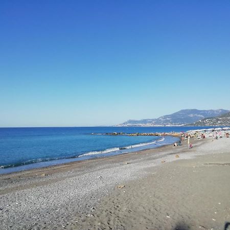 Il Piccolo Loft Apartman Ventimiglia Kültér fotó